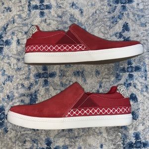 Earth Origins Red suede shoe.  Size 9.5
